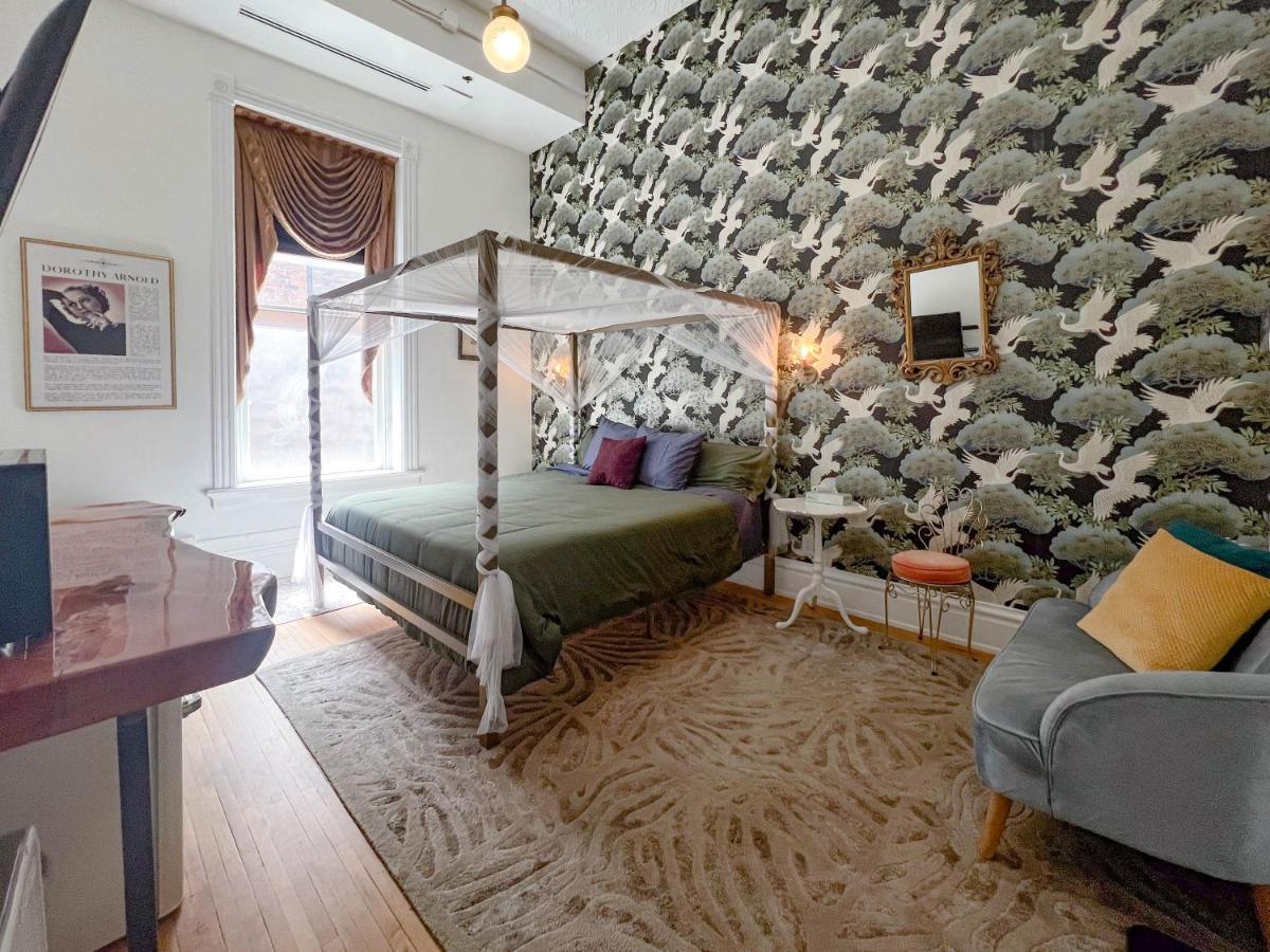 The Oliver 5*